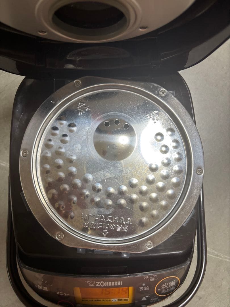 女性オーナー象印3合炊き　極め炊き　22年製美品NP-GW05