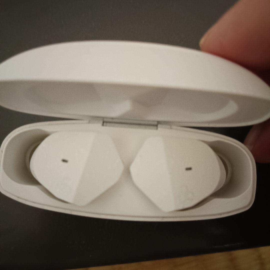 final ワイヤレスイヤホンZE3000 ホワイト