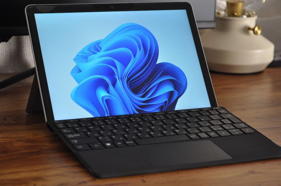 Microsoft Surface GO3 本体 シルバーと付属キーボード