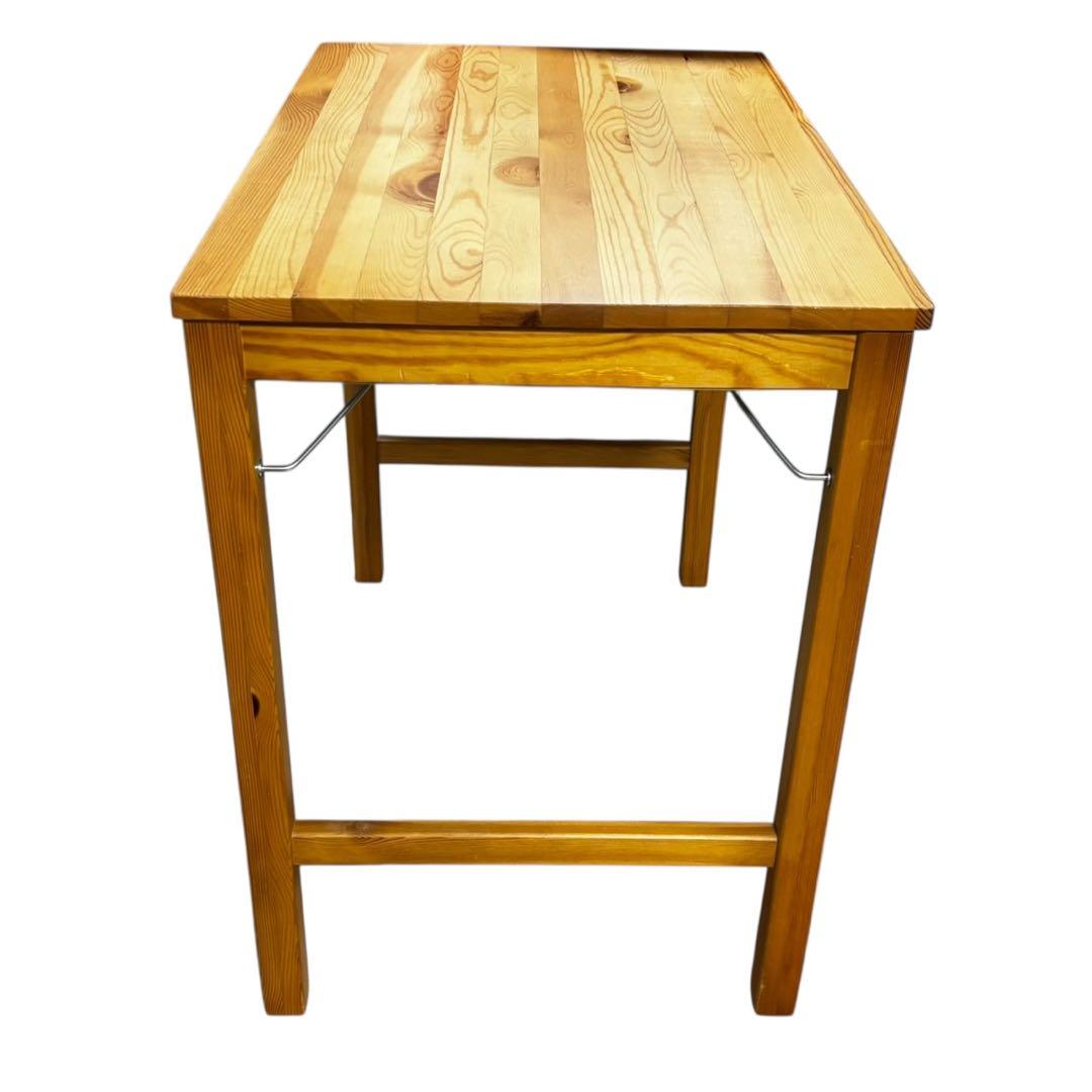 パイン材テーブル・折りたたみ式 幅８０×奥行５０×高さ７０ｃｍ．