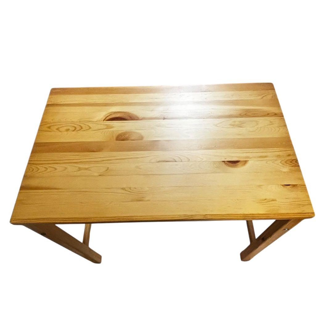 パイン材テーブル・折りたたみ式 幅８０×奥行５０×高さ７０ｃｍ．