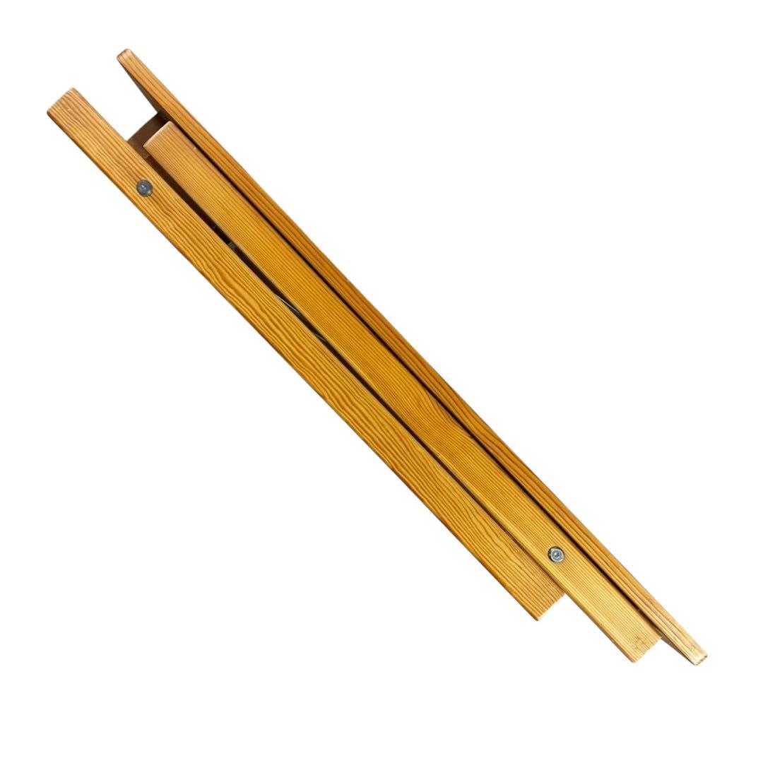 パイン材テーブル・折りたたみ式 幅８０×奥行５０×高さ７０ｃｍ．