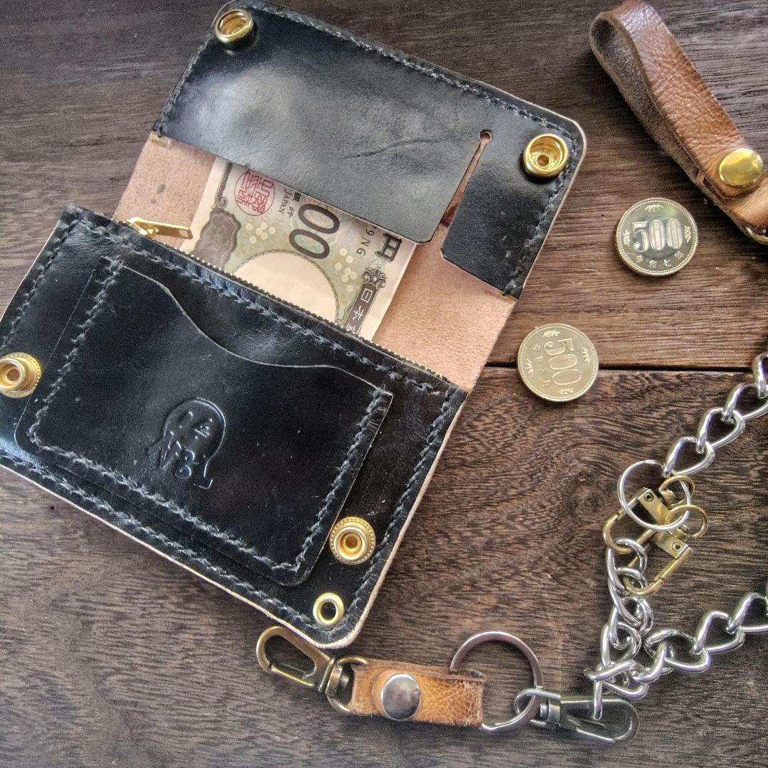 ミドルサイズ トラッカーウォレット 黒 手染め顔料仕上げ 桜