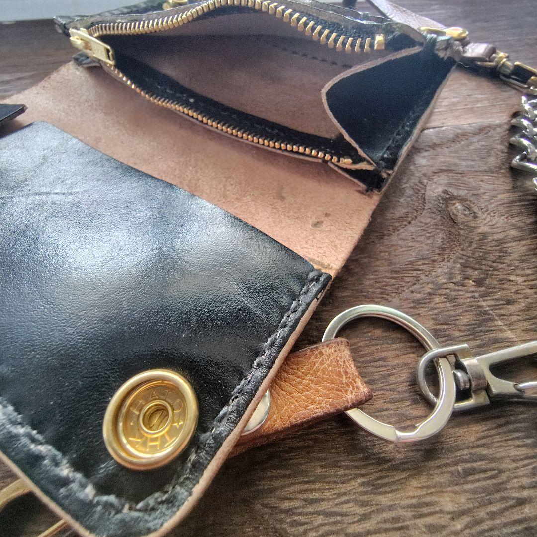 ミドルサイズ トラッカーウォレット 黒 手染め顔料仕上げ 桜