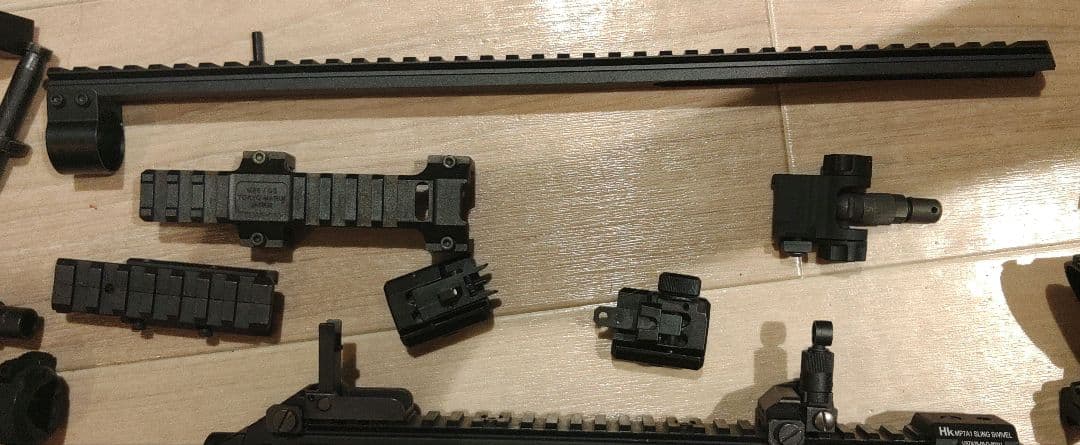 マルイ 電動 MP7A1 ジャンク 純正マガジン×6 多弾 ×6外装・光学等盛合