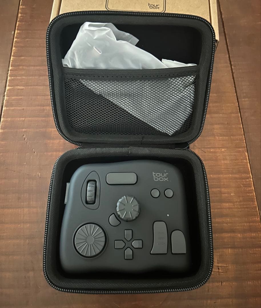 TourBox NEO クリエイター向けコントローラー　キャリーケース付き