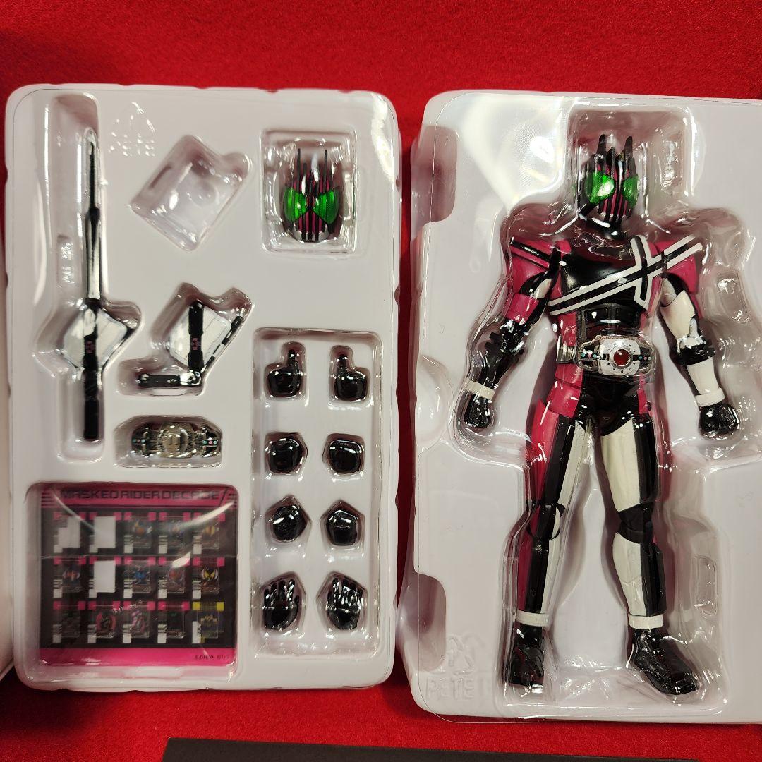 S.H フィギュアーツ 真骨彫製法 仮面ライダー ディケイド(初回版)