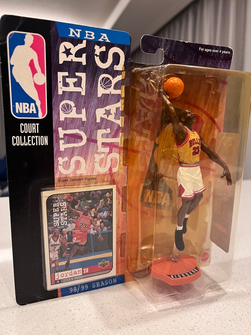 【レア未開封】スーパースターNBA マイケル・ジョーダン（白ver）フィギュア