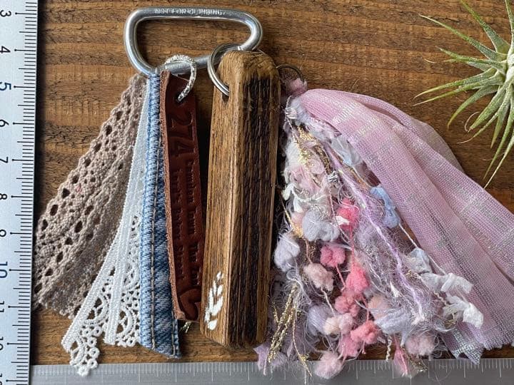 No.21ピンクかわ(* ॑꒳ ॑*)wood☺︎キーホルダー