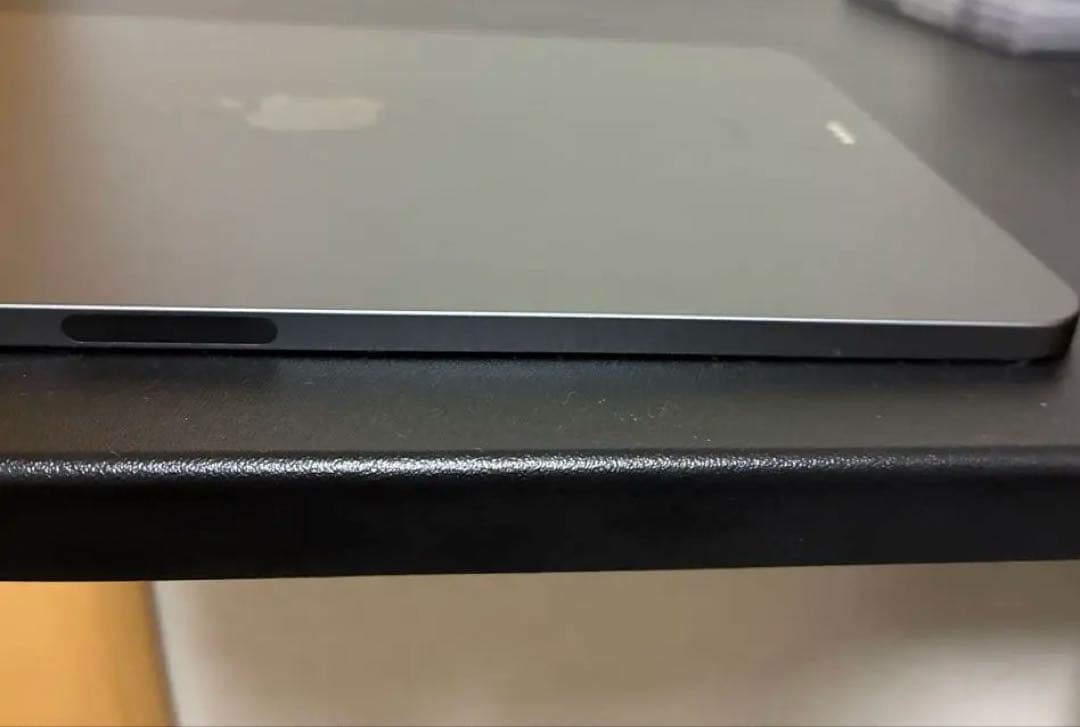 iPad Air 第5世代 64GB スペースグレイ 美品 ケース付き