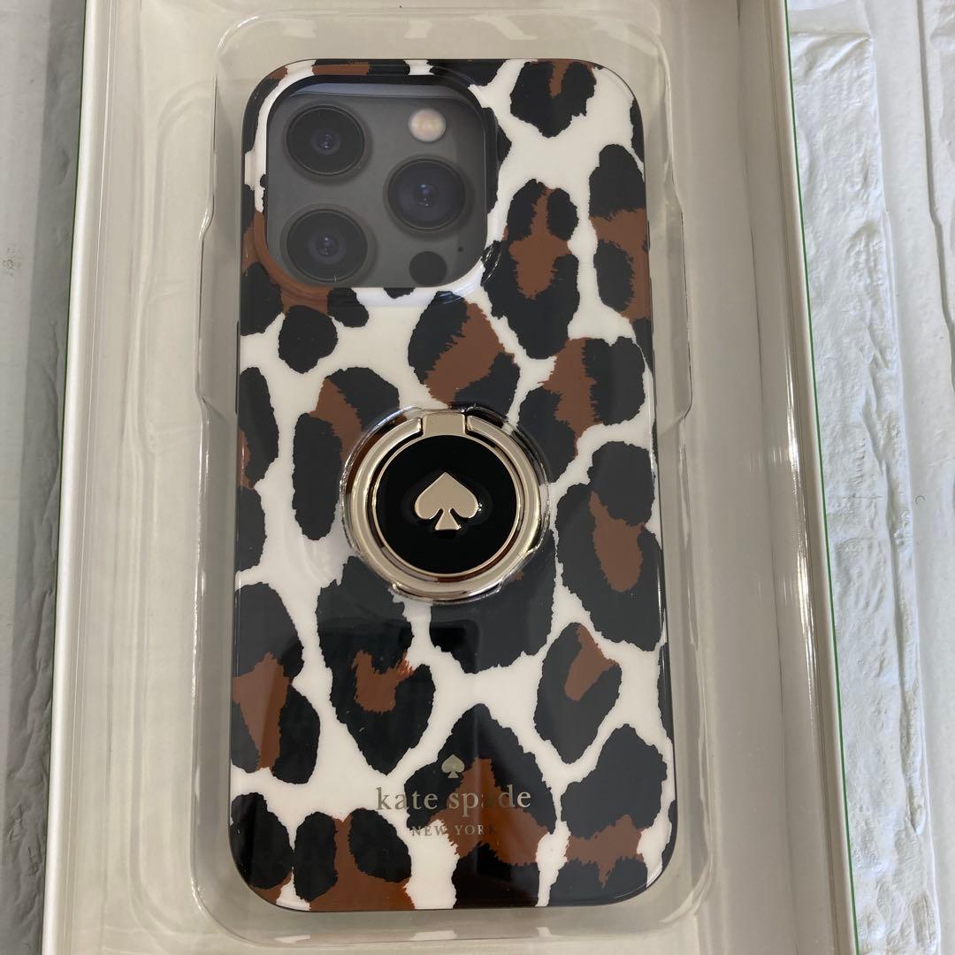 新品kate spade⭐️iPhone15PROリング付スマホケース　レオパード