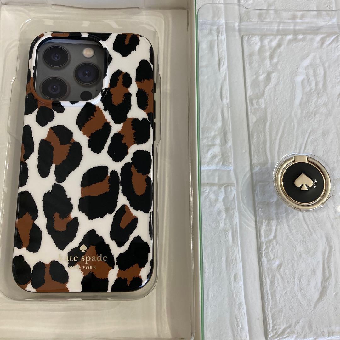 新品kate spade⭐️iPhone15PROリング付スマホケース　レオパード