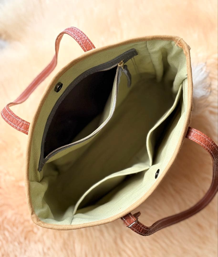 (手づくり)「シュッ」と「まる」ネコと猫のトートバッグ/アップリケ刺繍