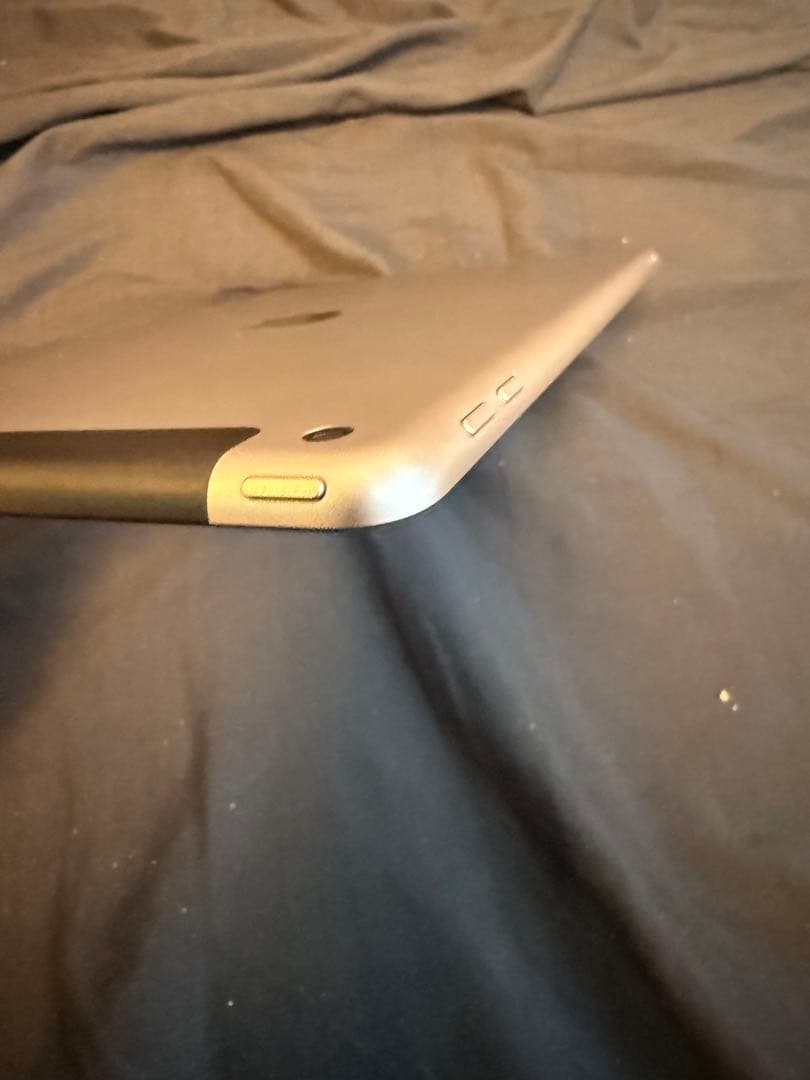 【美品】iPad 第6世 Wi-Fi + Cellular 128GB 付属品有