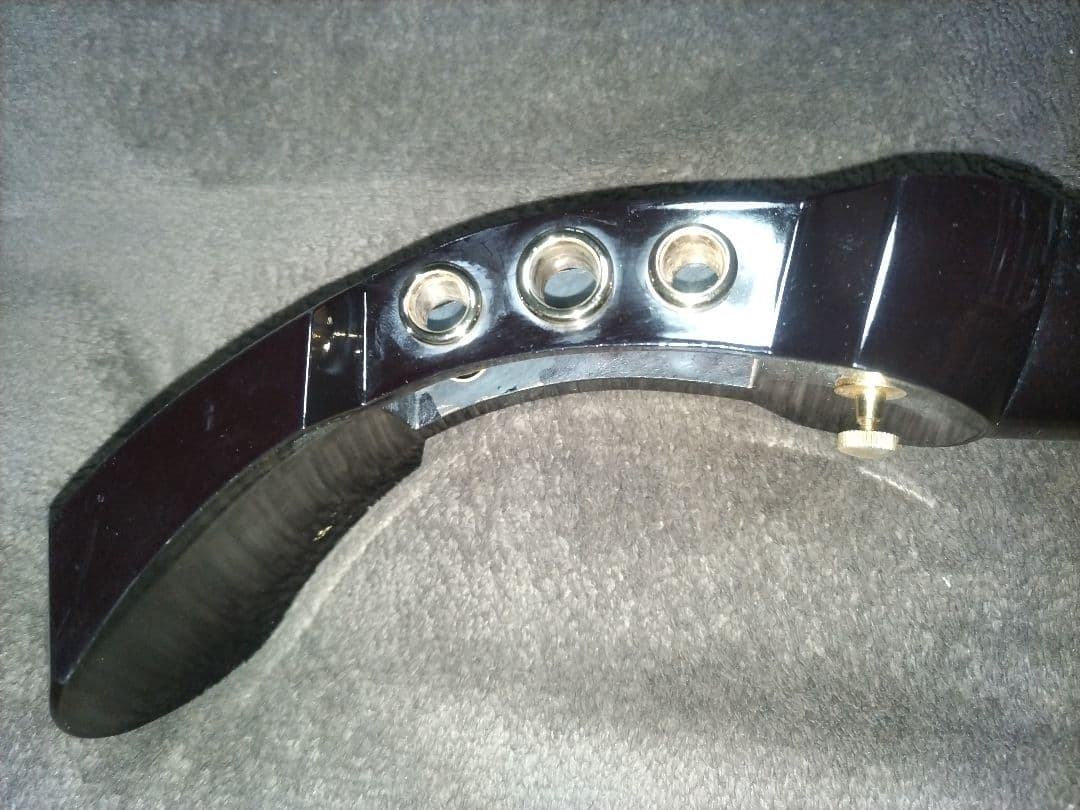 津軽三味線本体 （延べ棹）丸サワリ付き