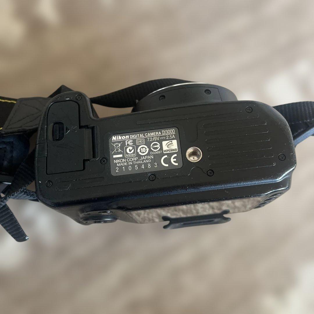Nikon D3000デジタル一眼レフカメラ カバー付き