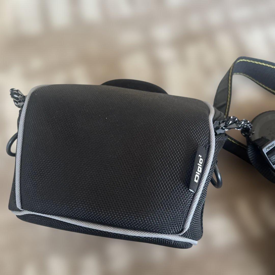 Nikon D3000デジタル一眼レフカメラ カバー付き