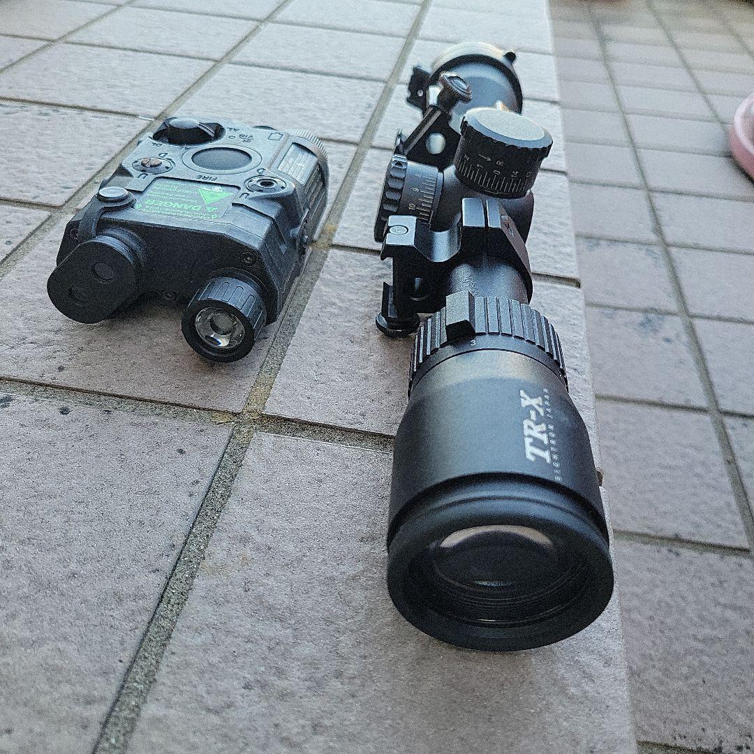 TR-X スコープとタクティカルライト付き照準器