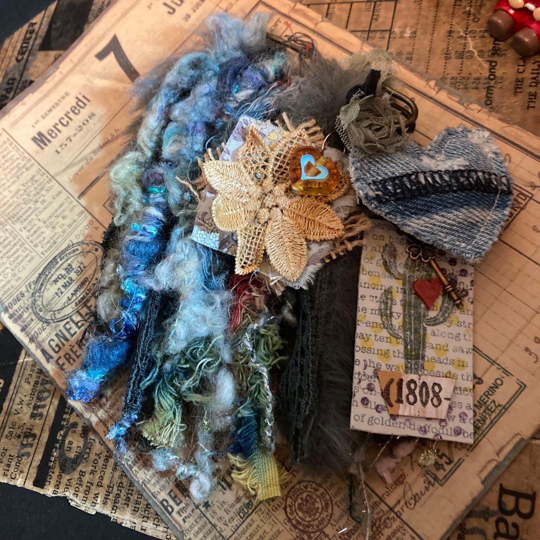 ハンドメイドチャーム　ハート　デニム　ブローチ　キーホルダー　ワン