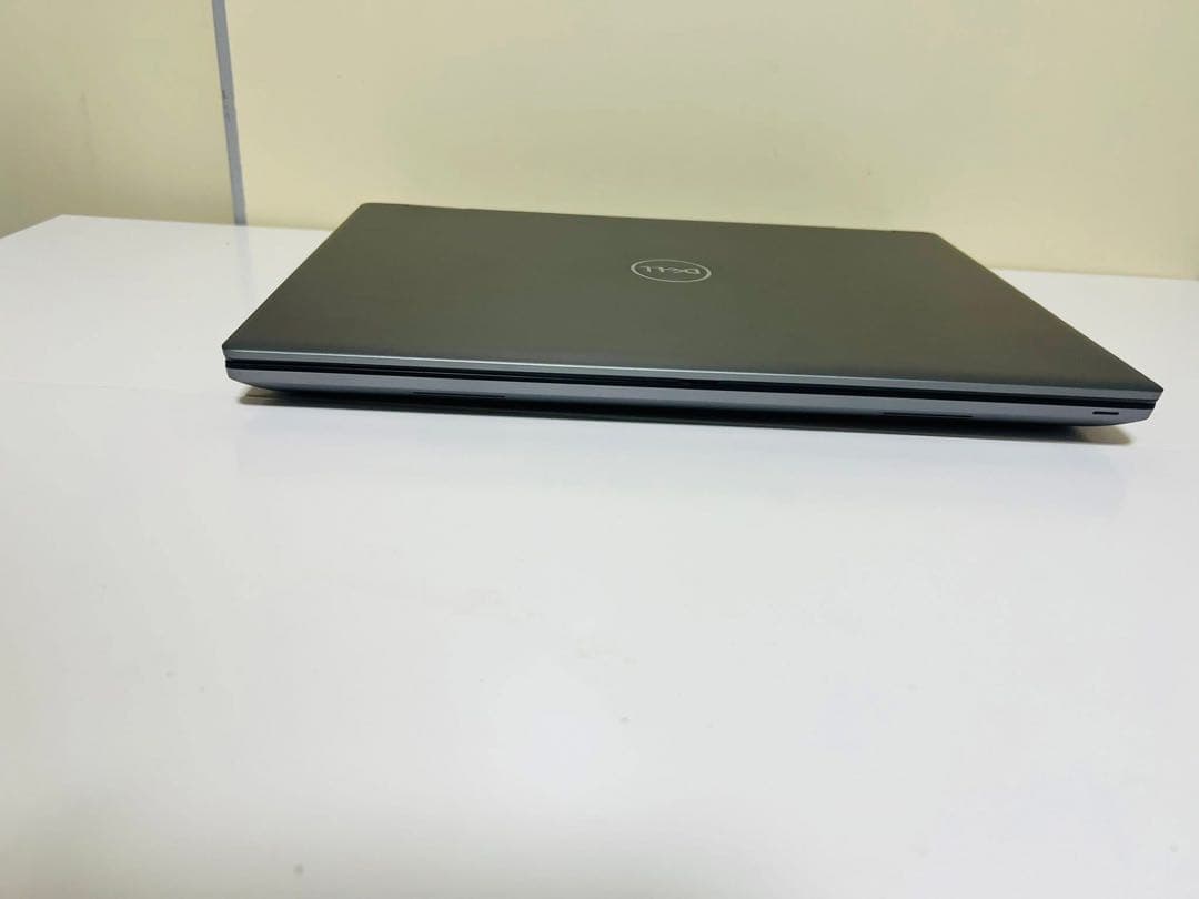 Windowsノート本体 Dell Precision 7670 Core i7/16GB/1TB
