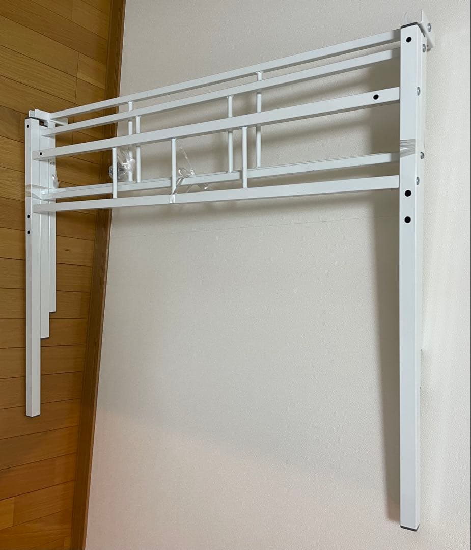 宮棚と2口コンセント付き　床高タイプ　シングルベッド　パイプベッド　フレーム　白