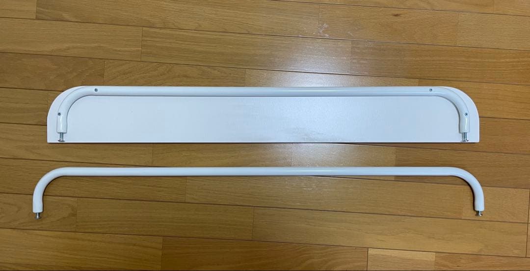 宮棚と2口コンセント付き　床高タイプ　シングルベッド　パイプベッド　フレーム　白