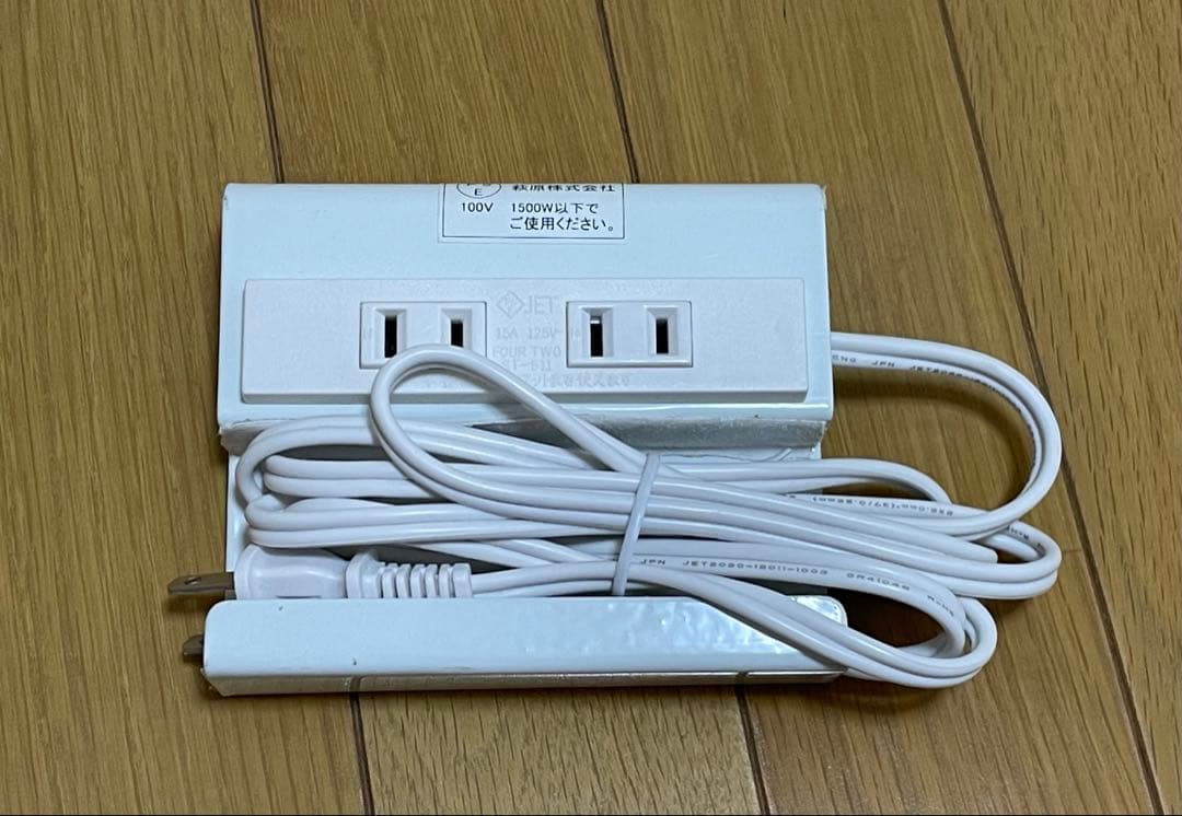 宮棚と2口コンセント付き　床高タイプ　シングルベッド　パイプベッド　フレーム　白