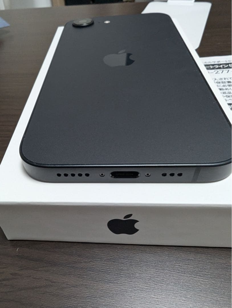 Apple iPhone 16e ブラック 本体