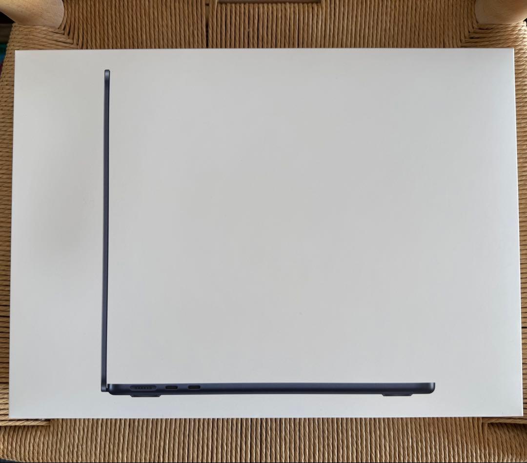 MacBook Air 2022 16GB 256GB 未使用に近い