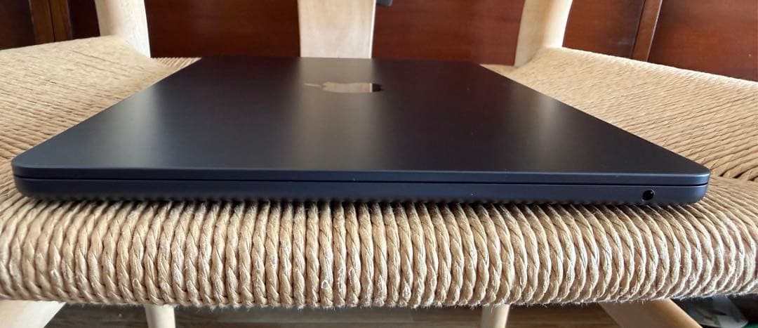 MacBook Air 2022 16GB 256GB 未使用に近い