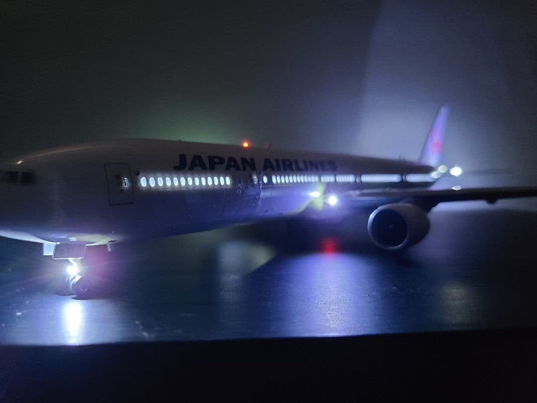 JAL ボーイング 777 - 300er LED仕様 完成品