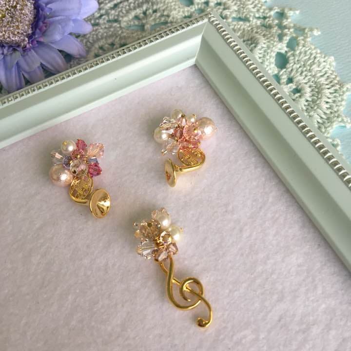 パヴェボール イヤリング♡ストロベリーレッド