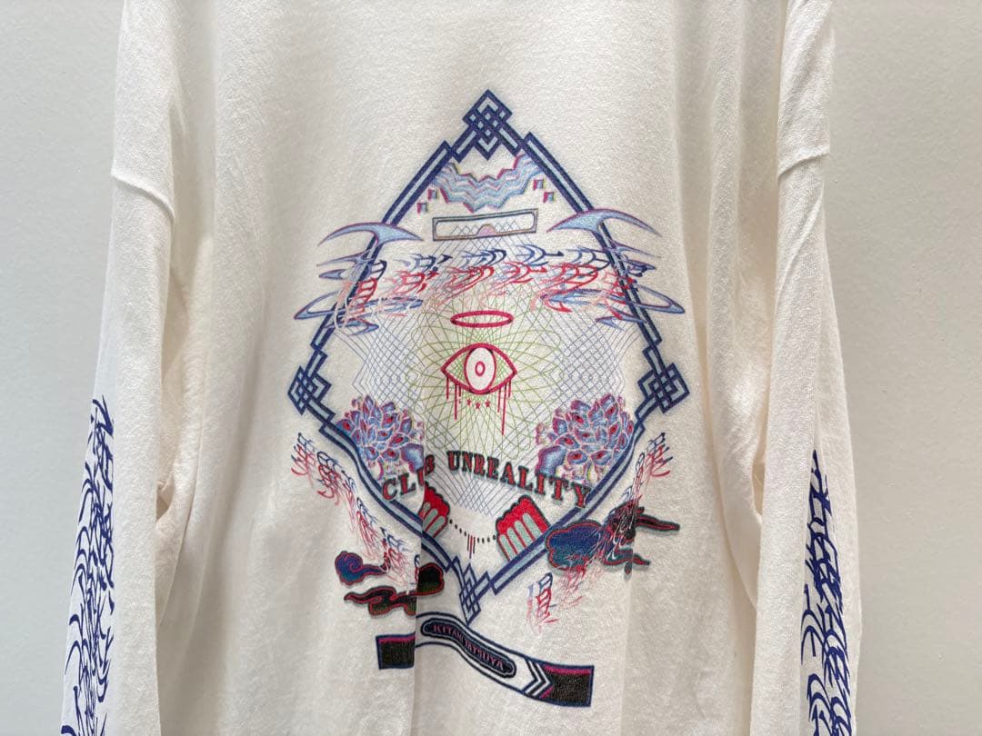 キタニタツヤ 倶楽部非現実　ロンT 白　サイズ大きめ