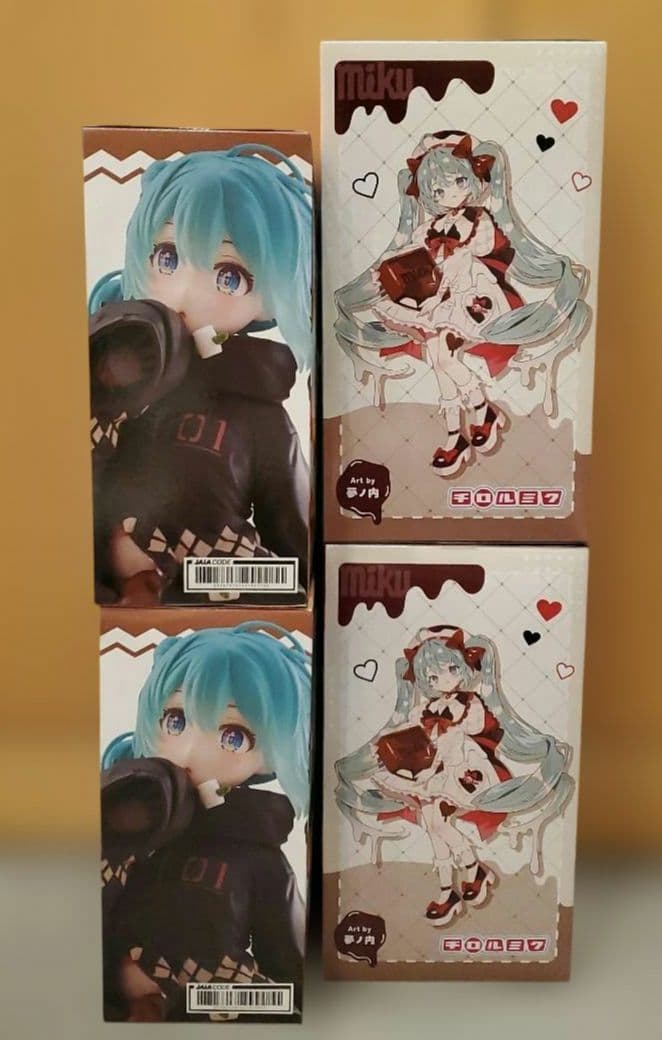 初音ミク×チロルチョコ Fashion フィギュア Outdoor 4個セット