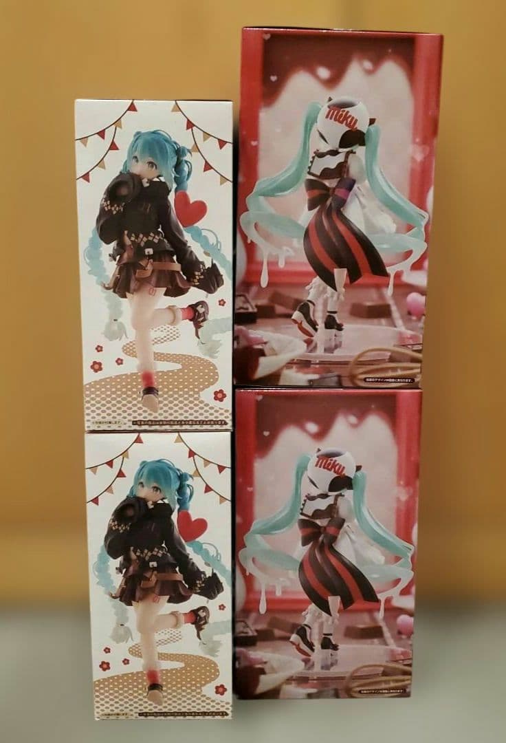 初音ミク×チロルチョコ Fashion フィギュア Outdoor 4個セット