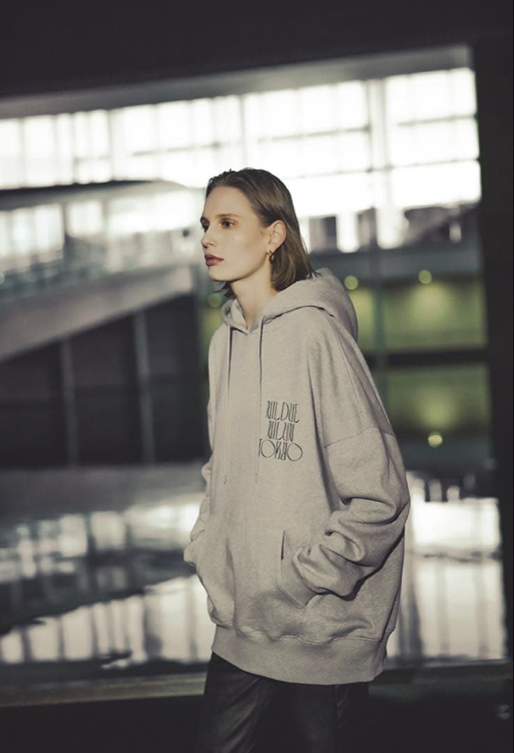 NIL DUE NIL UN TOKYO フーディー　パーカー