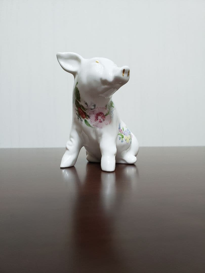 【Aynsley】花柄　ぶたの置物