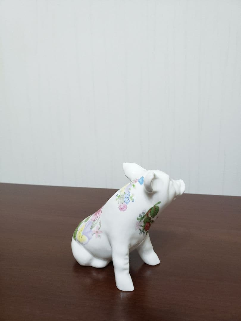 【Aynsley】花柄　ぶたの置物