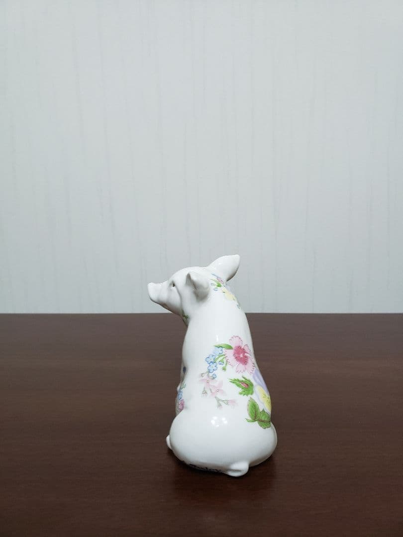 【Aynsley】花柄　ぶたの置物