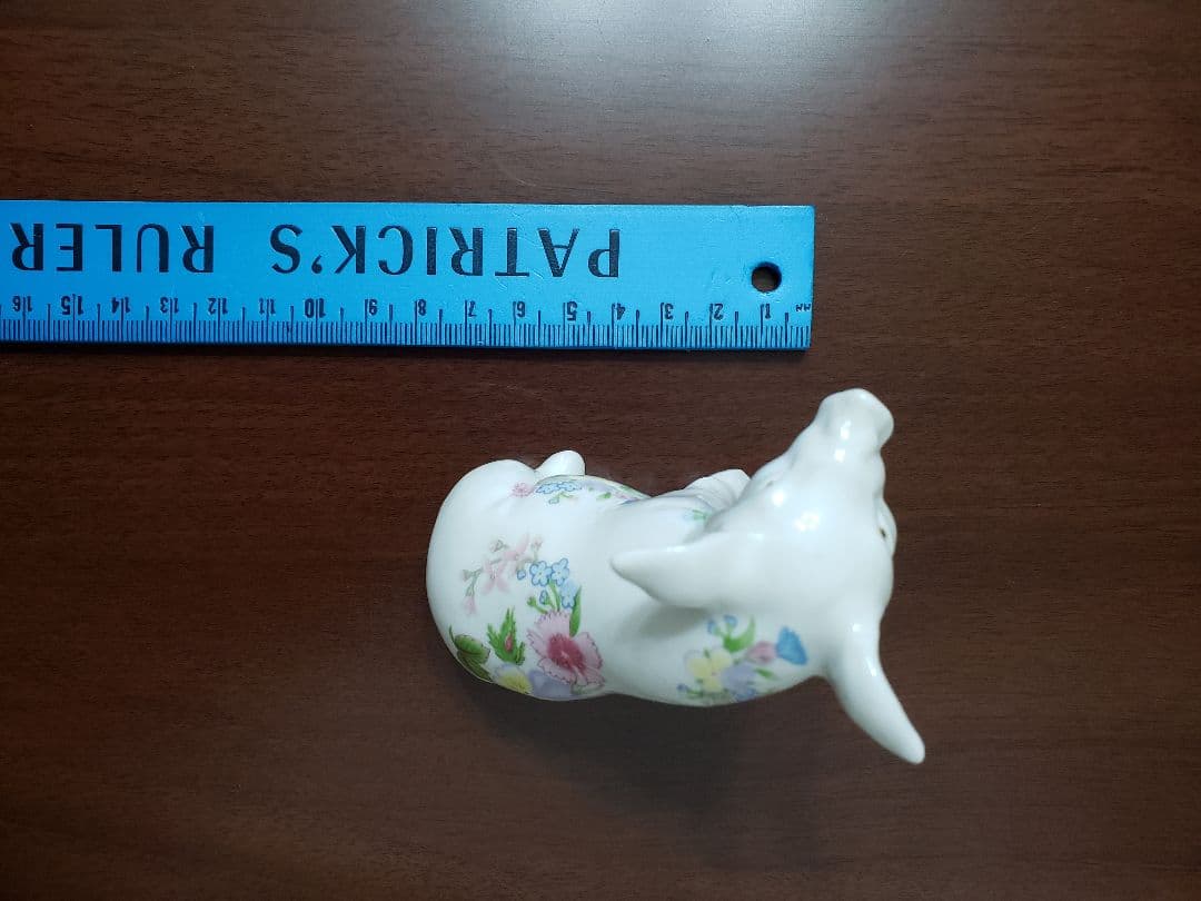 【Aynsley】花柄　ぶたの置物