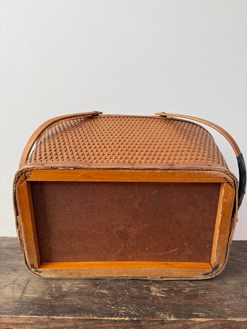 アメリカ　ラタンバスケット 木製ハンドル付き　ピクニックバスケット　ヴィンテージ
