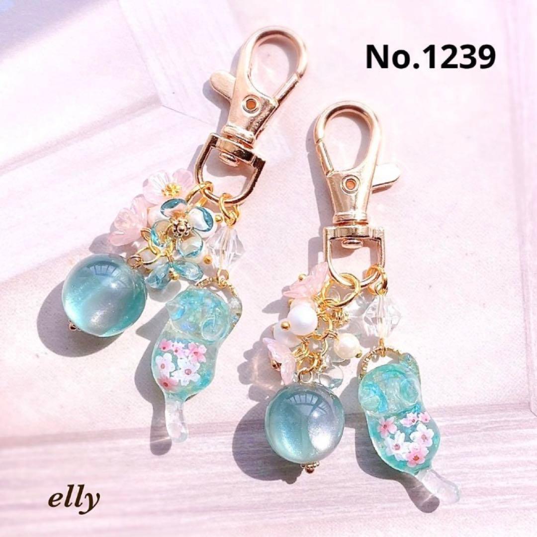 【sawasawa様】1220.琉球ガラス　ジャンピング猫　レジン　チャーム