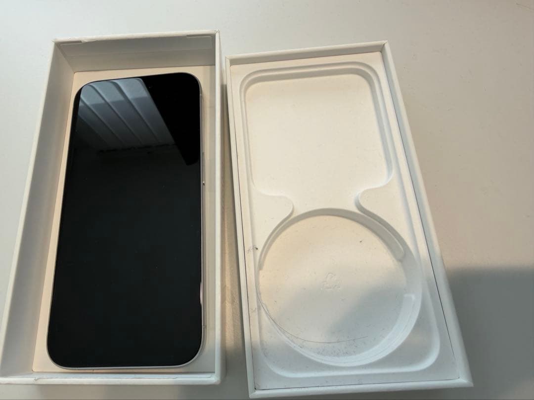 Apple iPhone 15 Pro 512GB シルバー 本体 箱付き