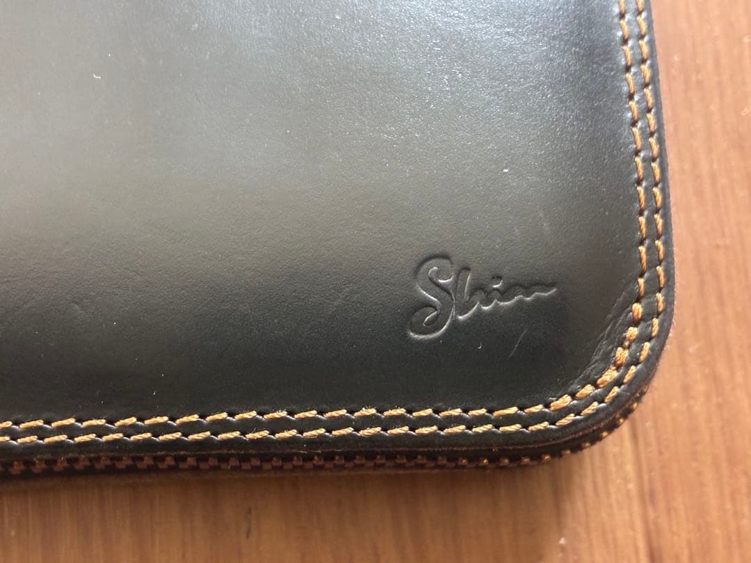 Shin ブラックレザー ミディアムウォレット クロムエクセル