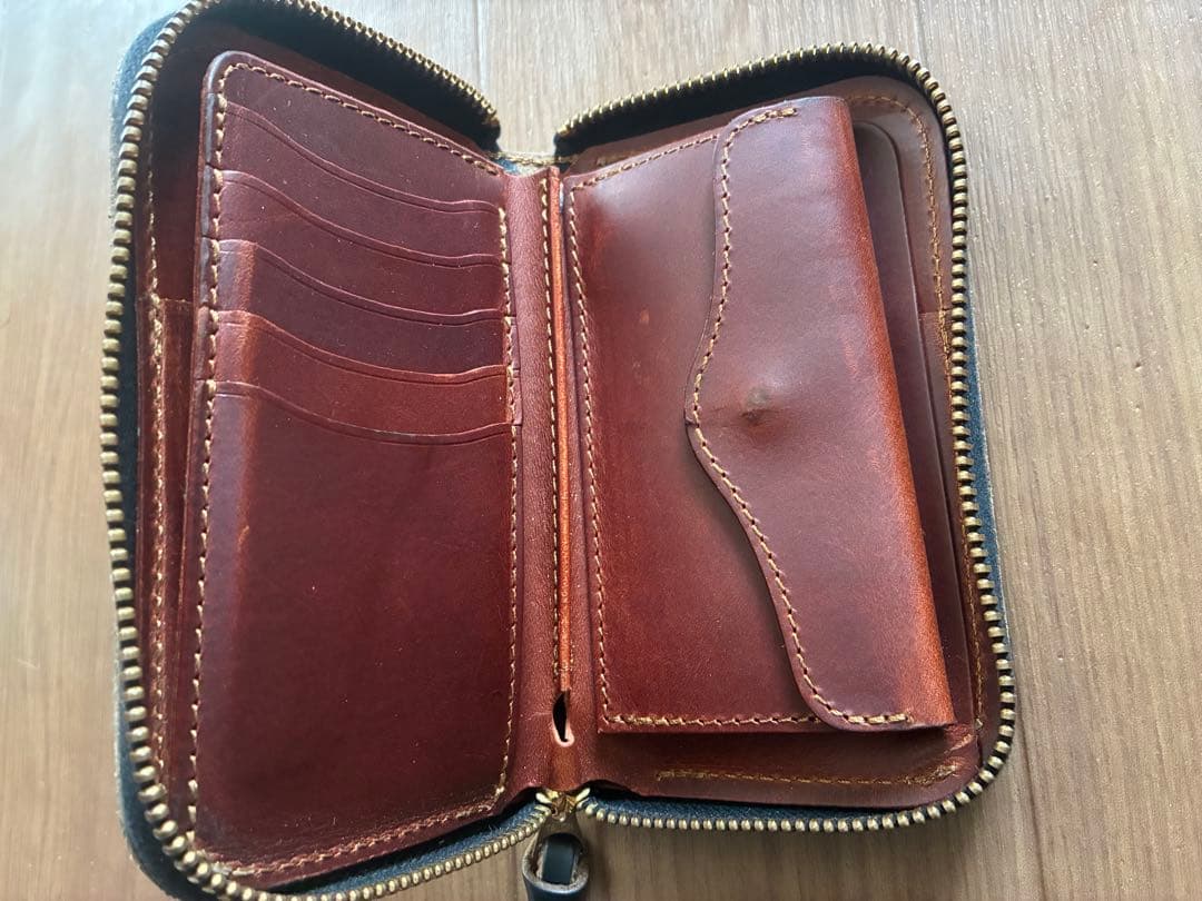 Shin ブラックレザー ミディアムウォレット クロムエクセル