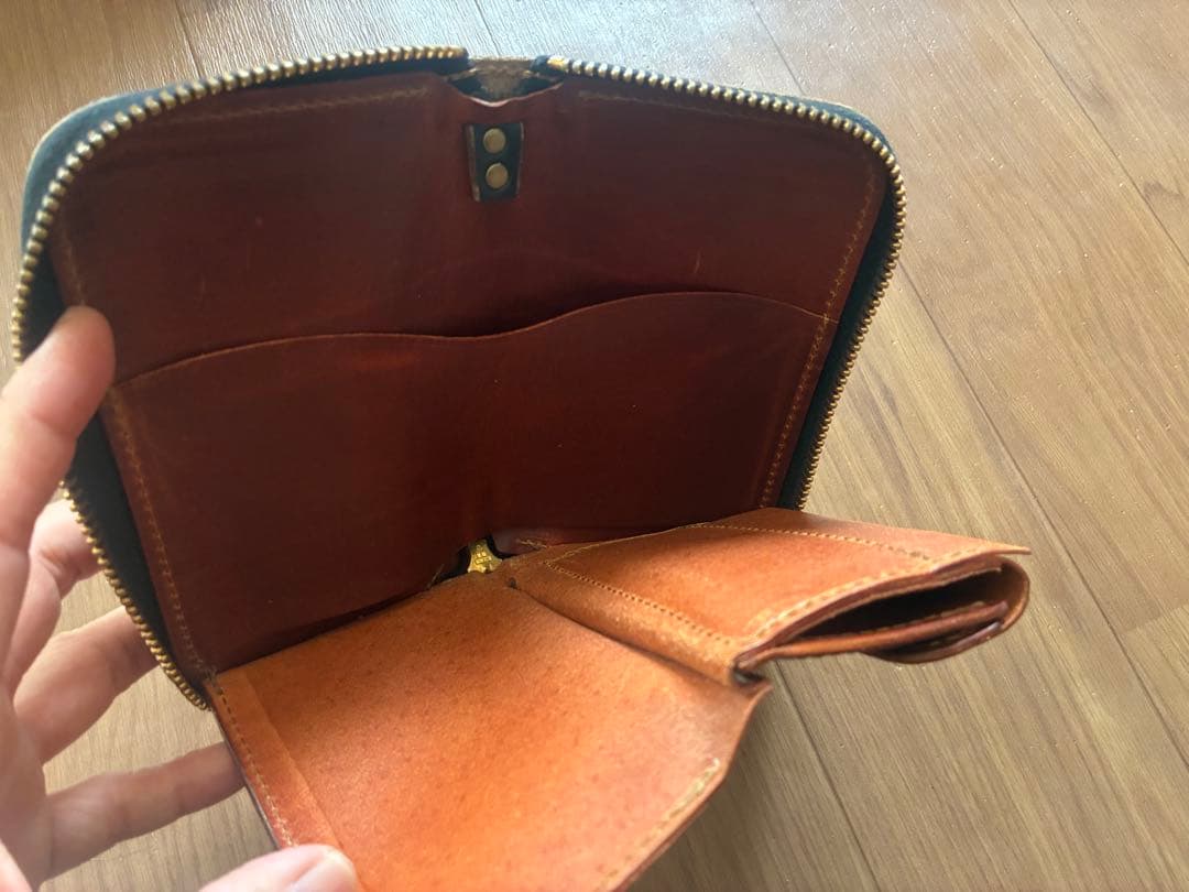 Shin ブラックレザー ミディアムウォレット クロムエクセル