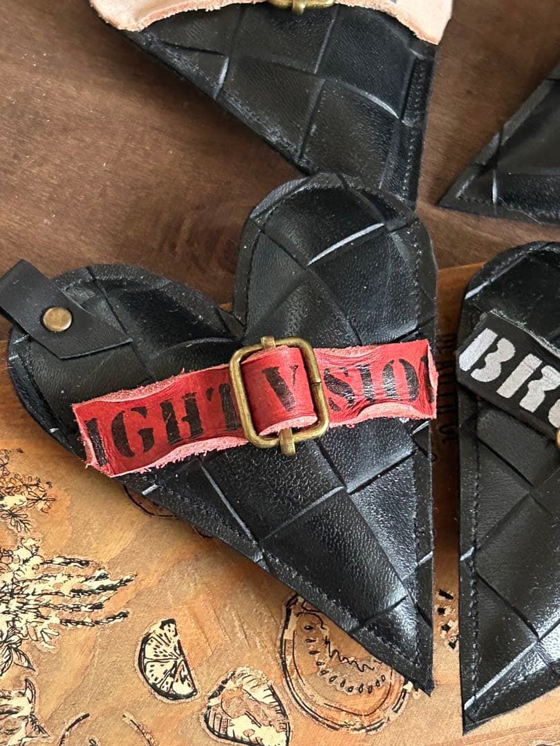 型押しレザー(合皮)ぷっくりハート　No.18