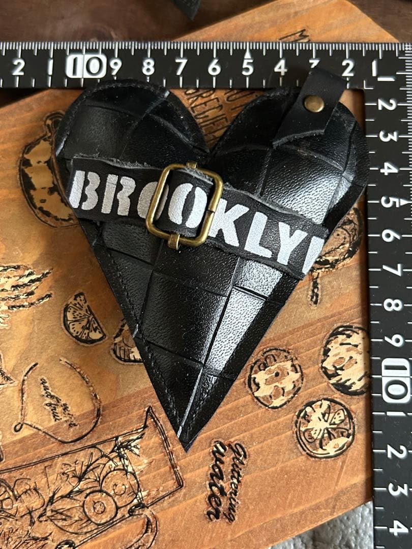 型押しレザー(合皮)ぷっくりハート　No.18