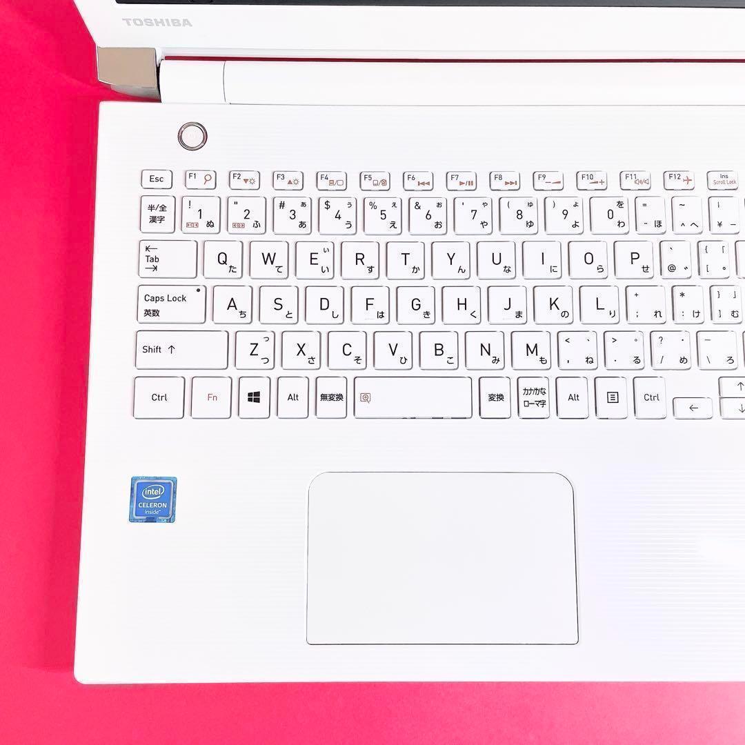 初心者おすすめ❣️初期設定済みですぐ使える薄型ノートパソコン✨️大容量カメラ付き白