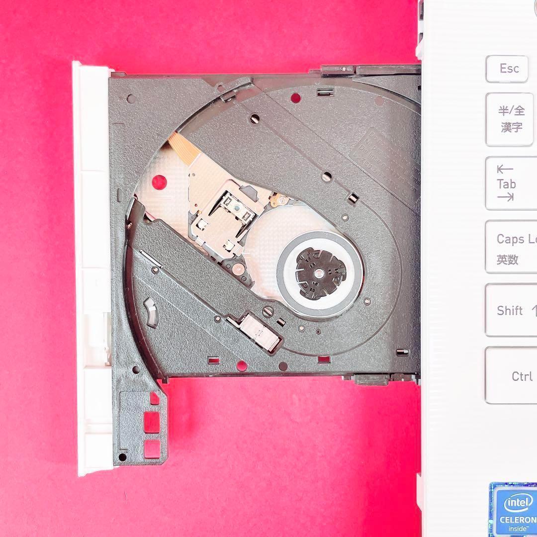 初心者おすすめ❣️初期設定済みですぐ使える薄型ノートパソコン✨️大容量カメラ付き白